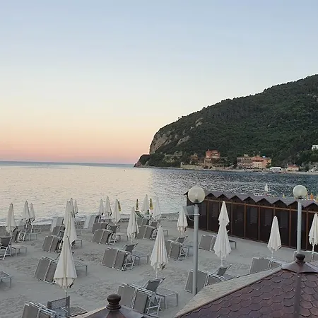 !!! Chalet Al Mare !!! 아파트 사보나